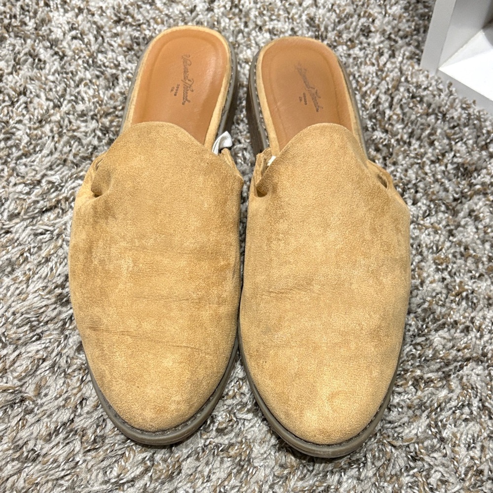 Universal Thread Tan Mules - Picture 4 of 6